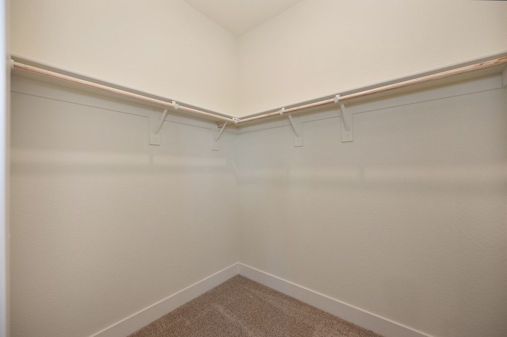SR Plan 4 Walk-in Closet