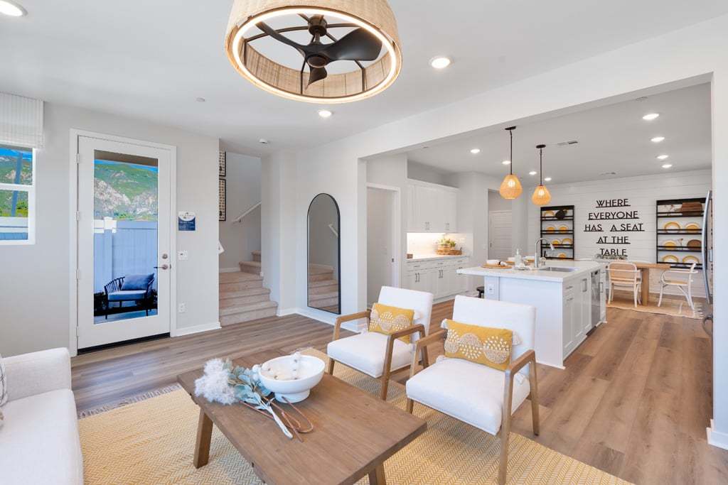 Saguaro Plan 2 Family Room - Kitchen