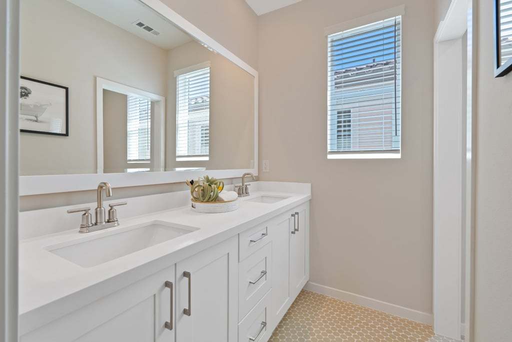 Saguaro Plan 2 Bathroom