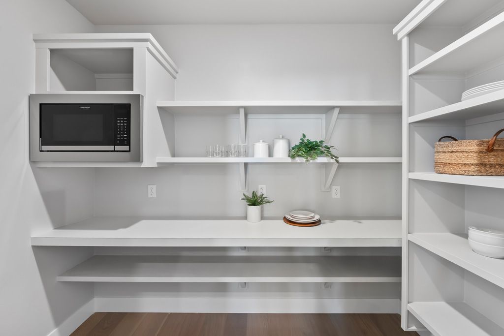 Hawk Pantry