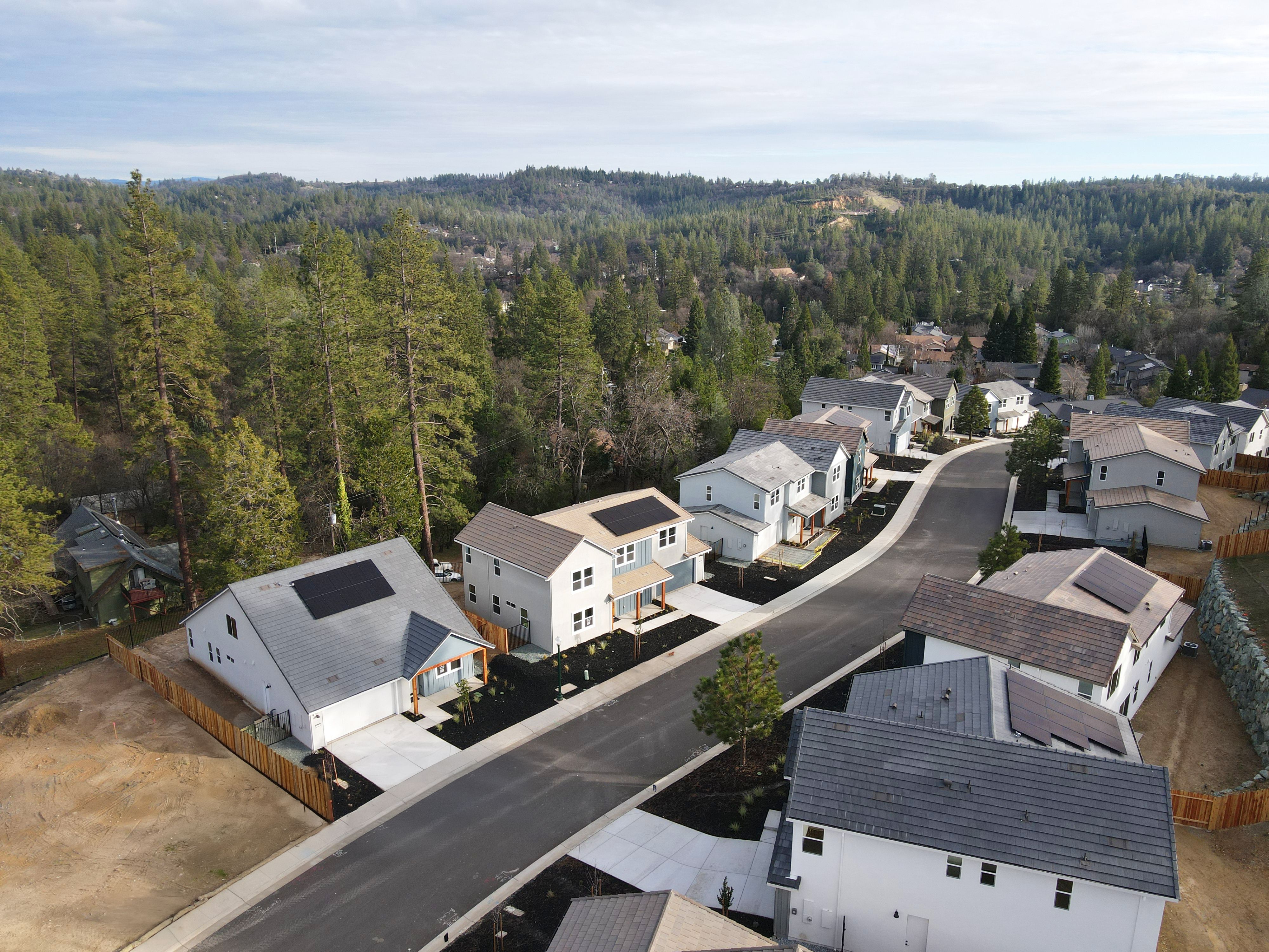 Sutter's Ridge Community