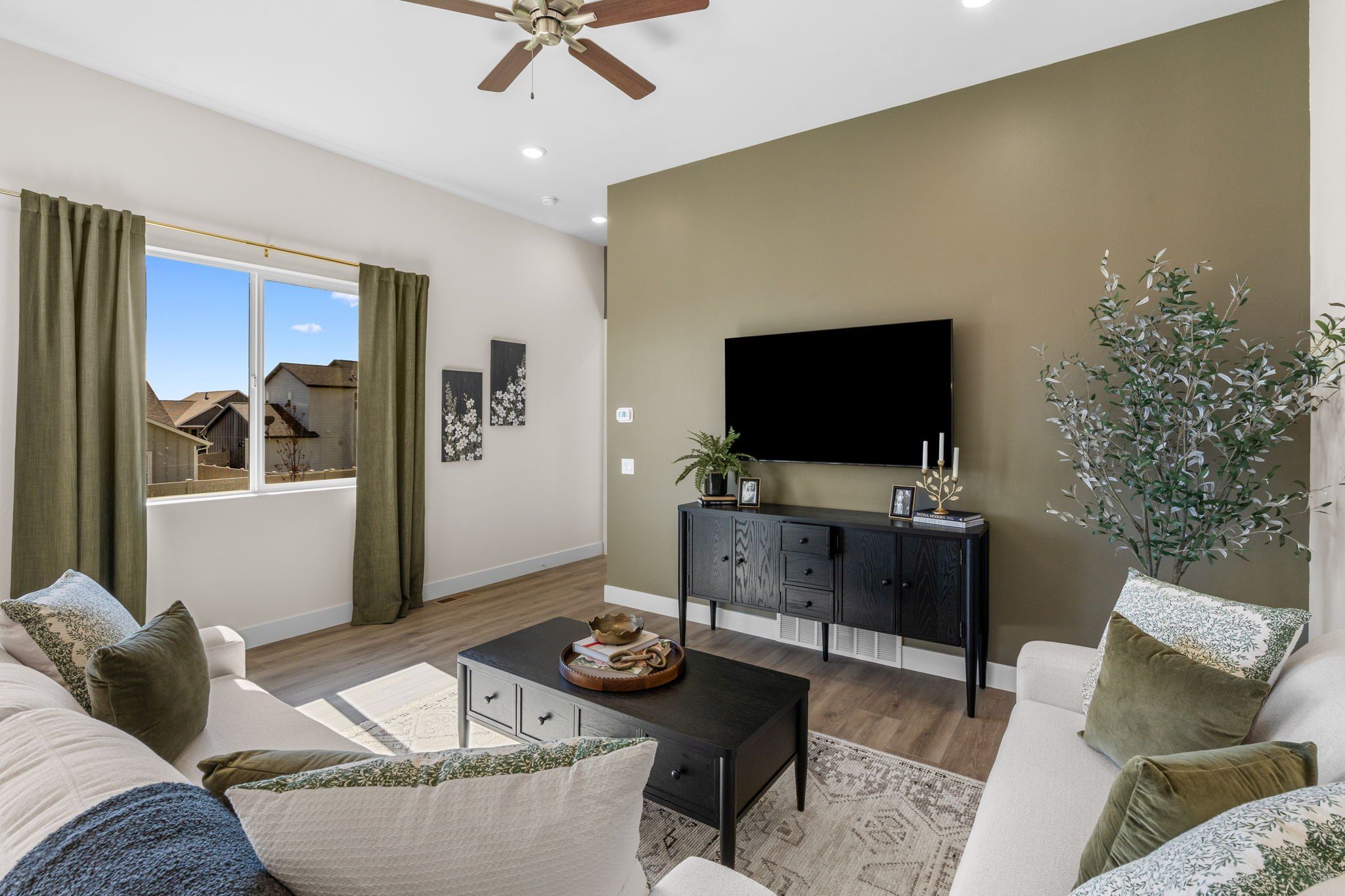 CR_Torrey Living Room