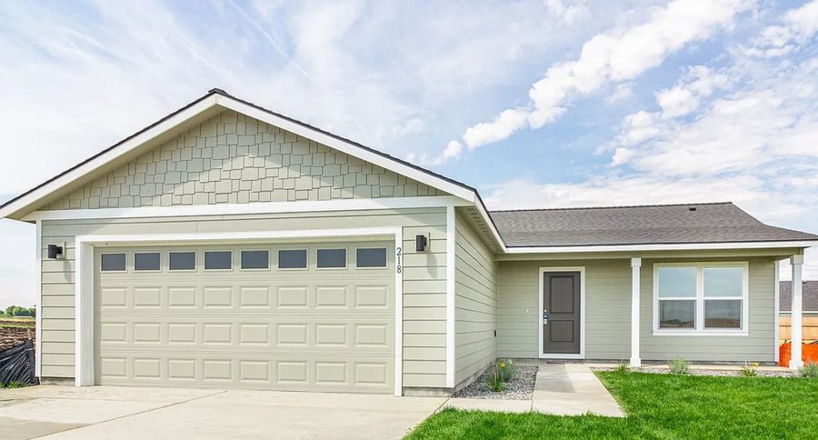 Lot 98- 218 SW Sparrow St. (The Yucca A)