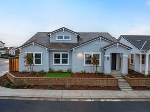 395 Peters Road S (Guinevere)