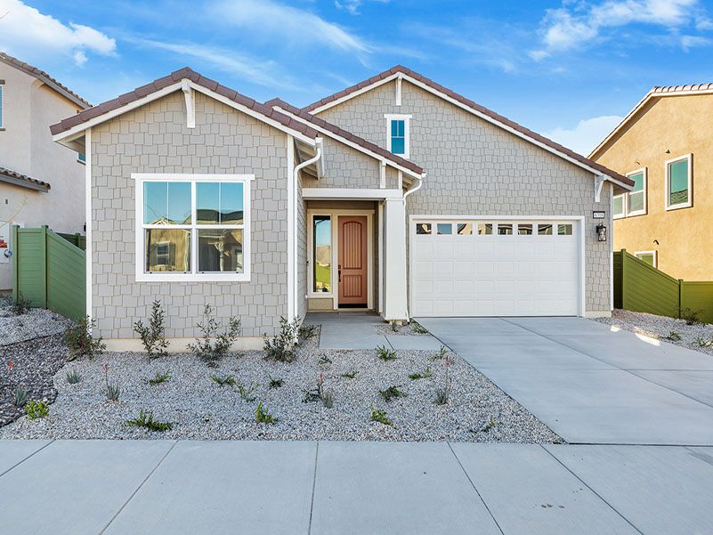 Luna - Plan 1 - Sunset Ridge at Silverwood: Hesperia, California - Woodside Homes