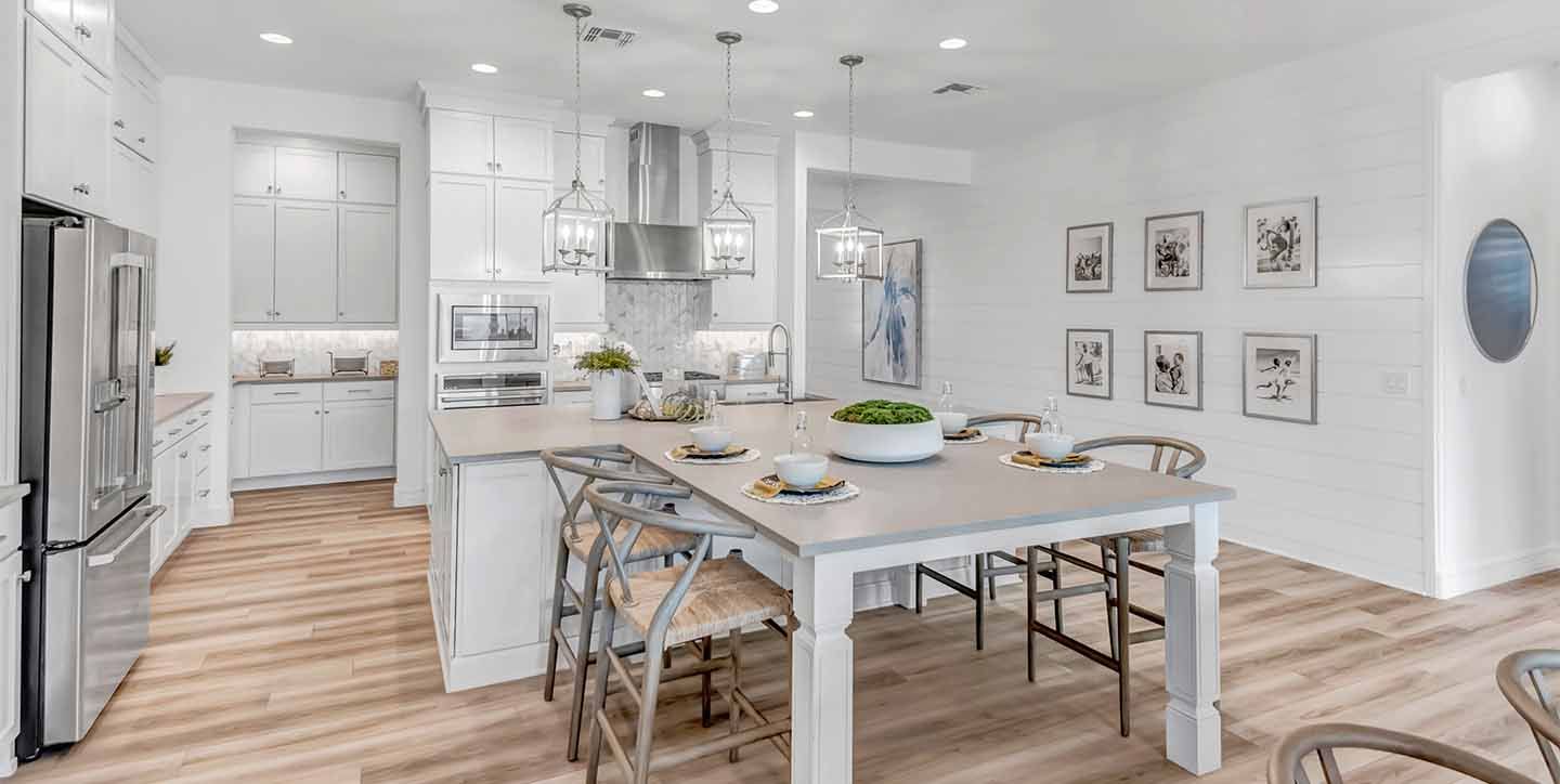 5814 W Mauna Loa Lane. Glendale, AZ 85306