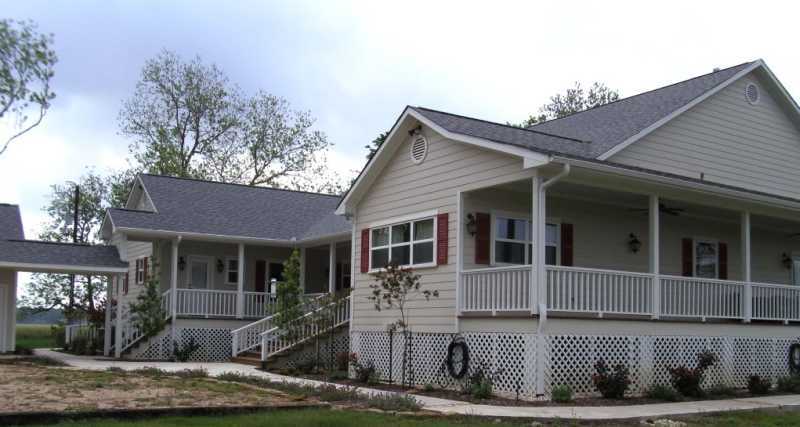 Zientek Homes por Zientek Homes en Bryan-College Station Texas