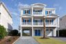 casa en Arolina Bluewater Construction Inc. por Arolina Bluewater Construction Inc.