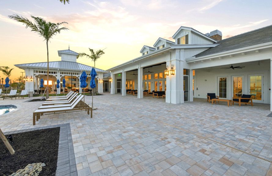 Outdoor Social Veranda