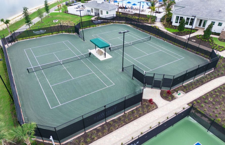 2 Tennis Courts