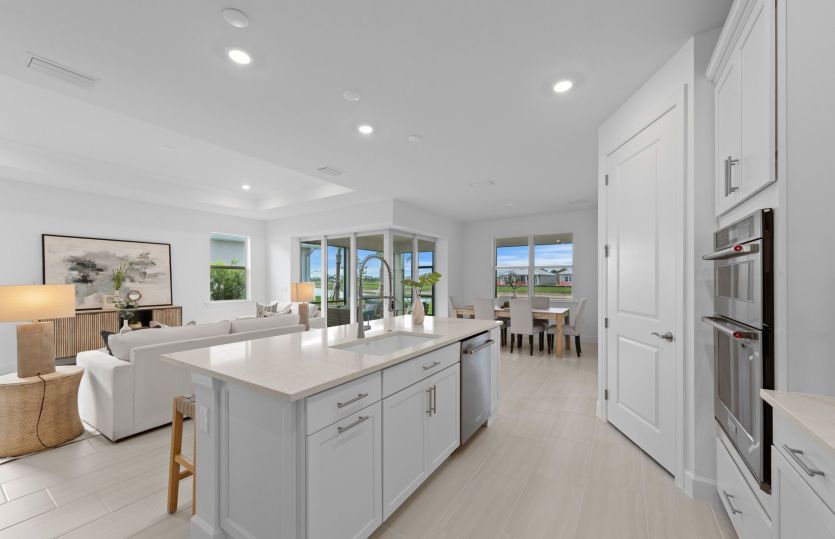 Kitchen with large island