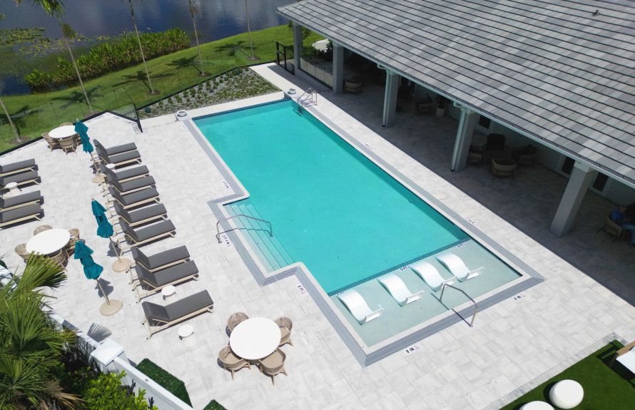 Vanishing Edge Pool