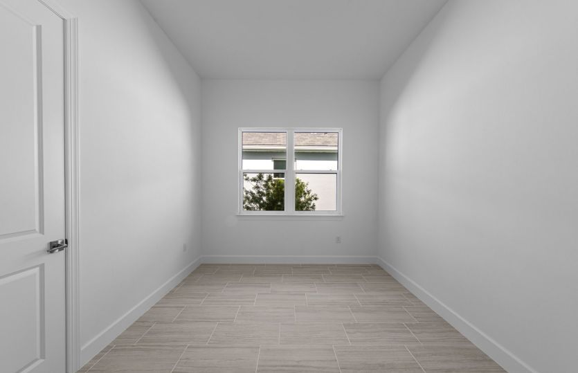 Enclosed flex room
