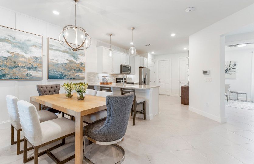 Flow-through layout, perfect for entertaining guest