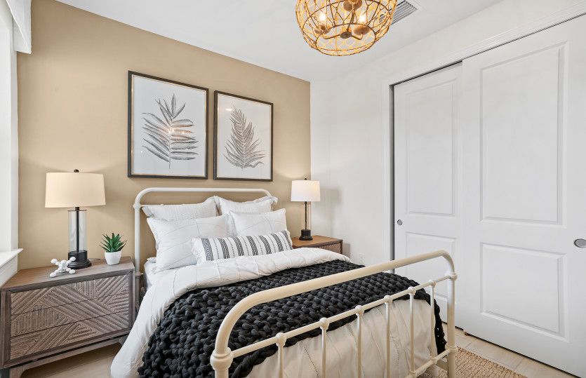 Guest bedroom with closet