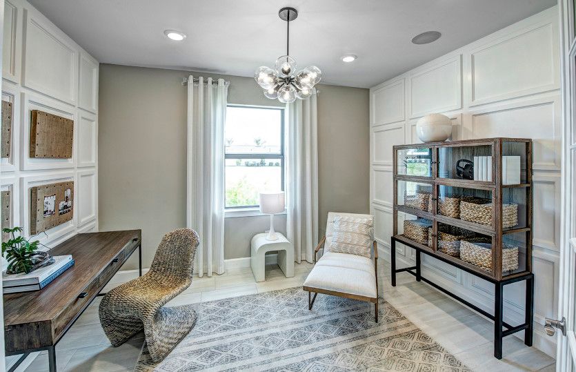 Flex room, perfect space for a home office