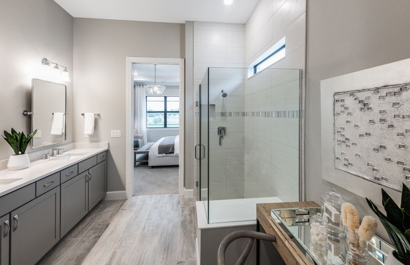 Discover options to customize the perfect bathroom for you