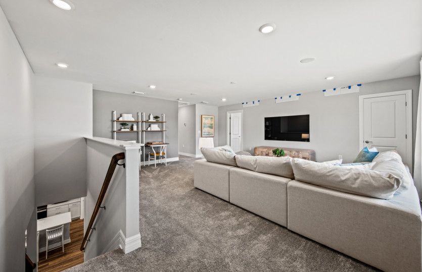 Open loft space, great for a game room