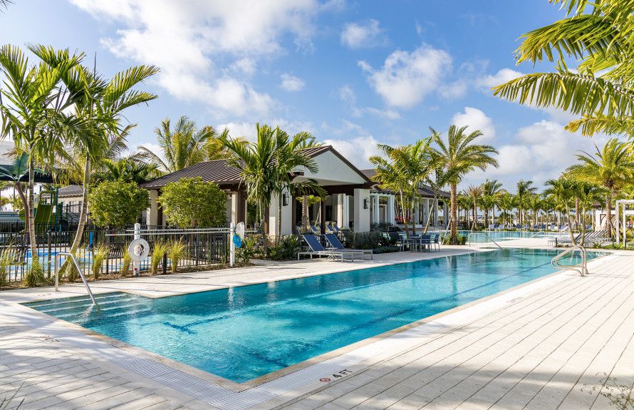 Avenir 2-Lane Lap Pool
