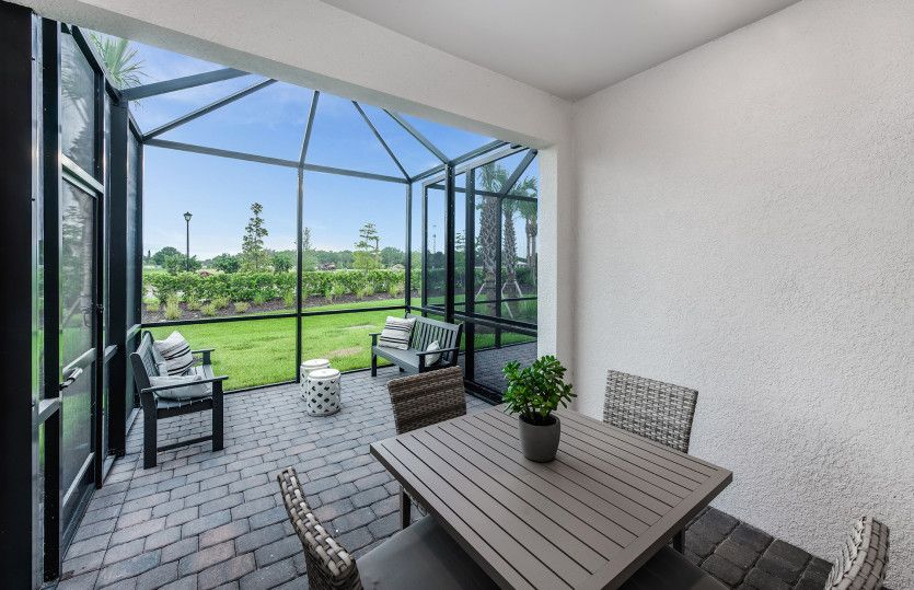 Screened-in lanai, outdoor space for you to enjoy