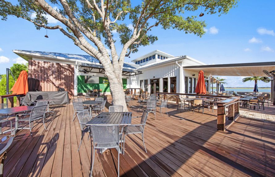 Lake House Kitchen & Bar