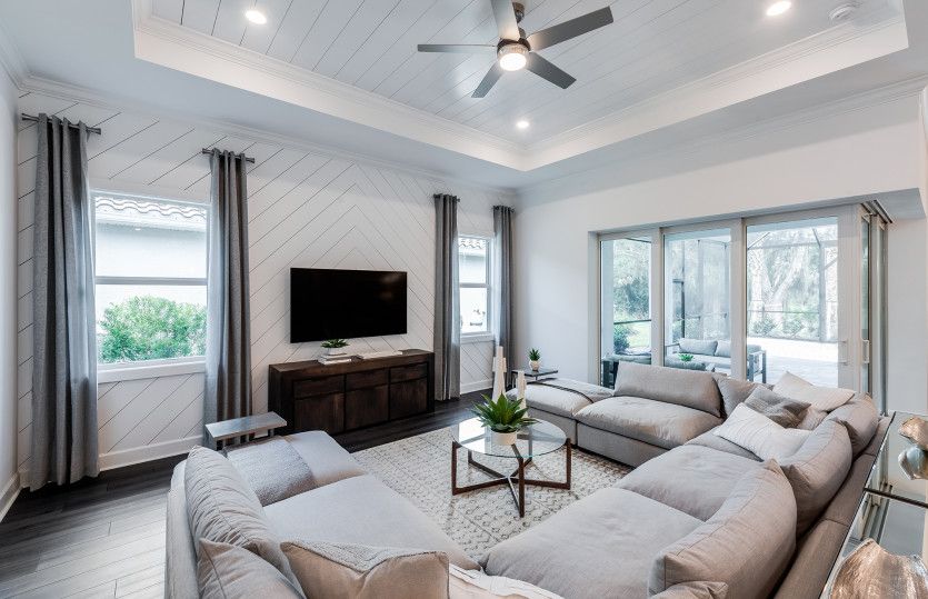 Connected gathering room, perfect for entertaining