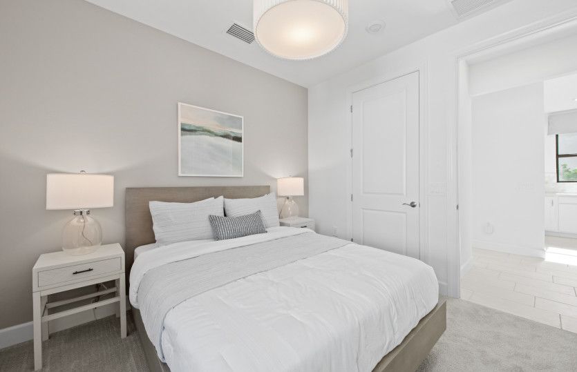 Secondary bedroom with closet