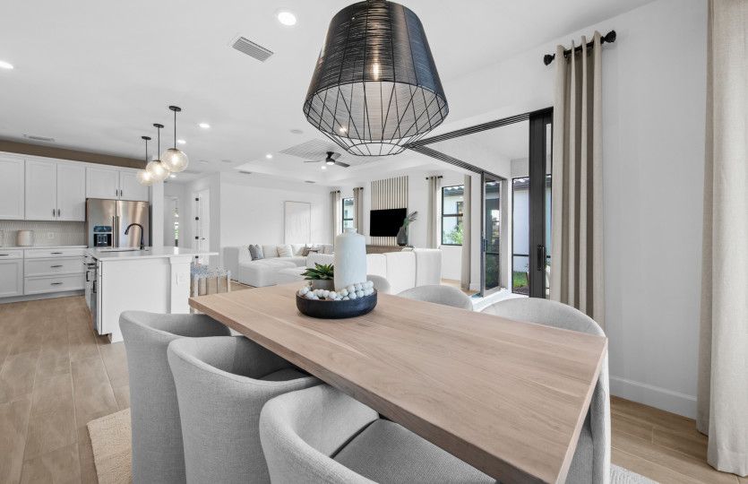 Café area right off the kitchen