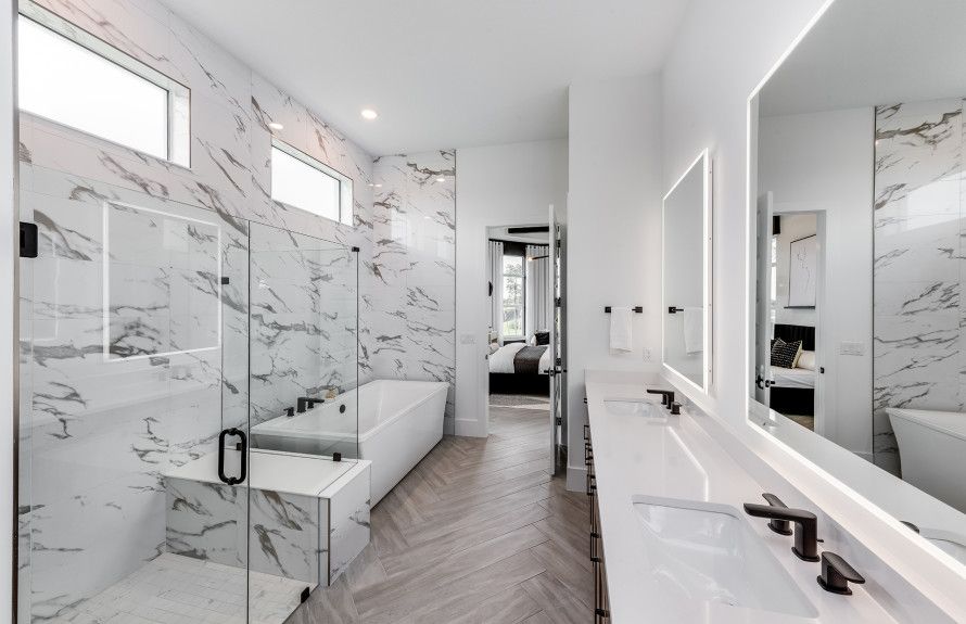 Spa-Like Owner's Bathroom