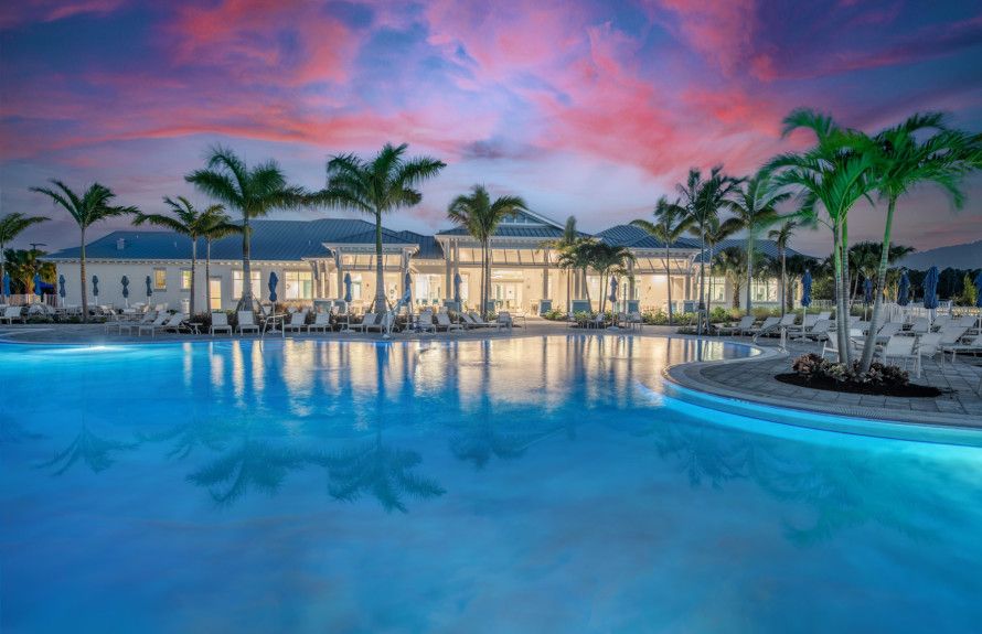 Resort Style Pool & Clubhouse