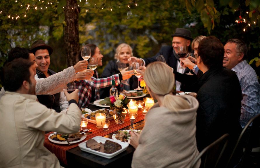 Minutes to Dining Venues