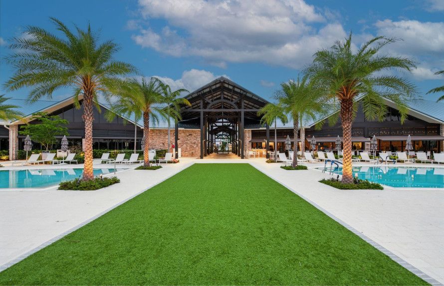 Chic Socials & Serene Pools