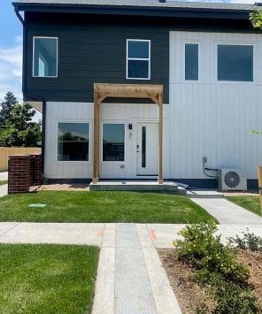 81 N Meade Street (Meade LiteTowns)