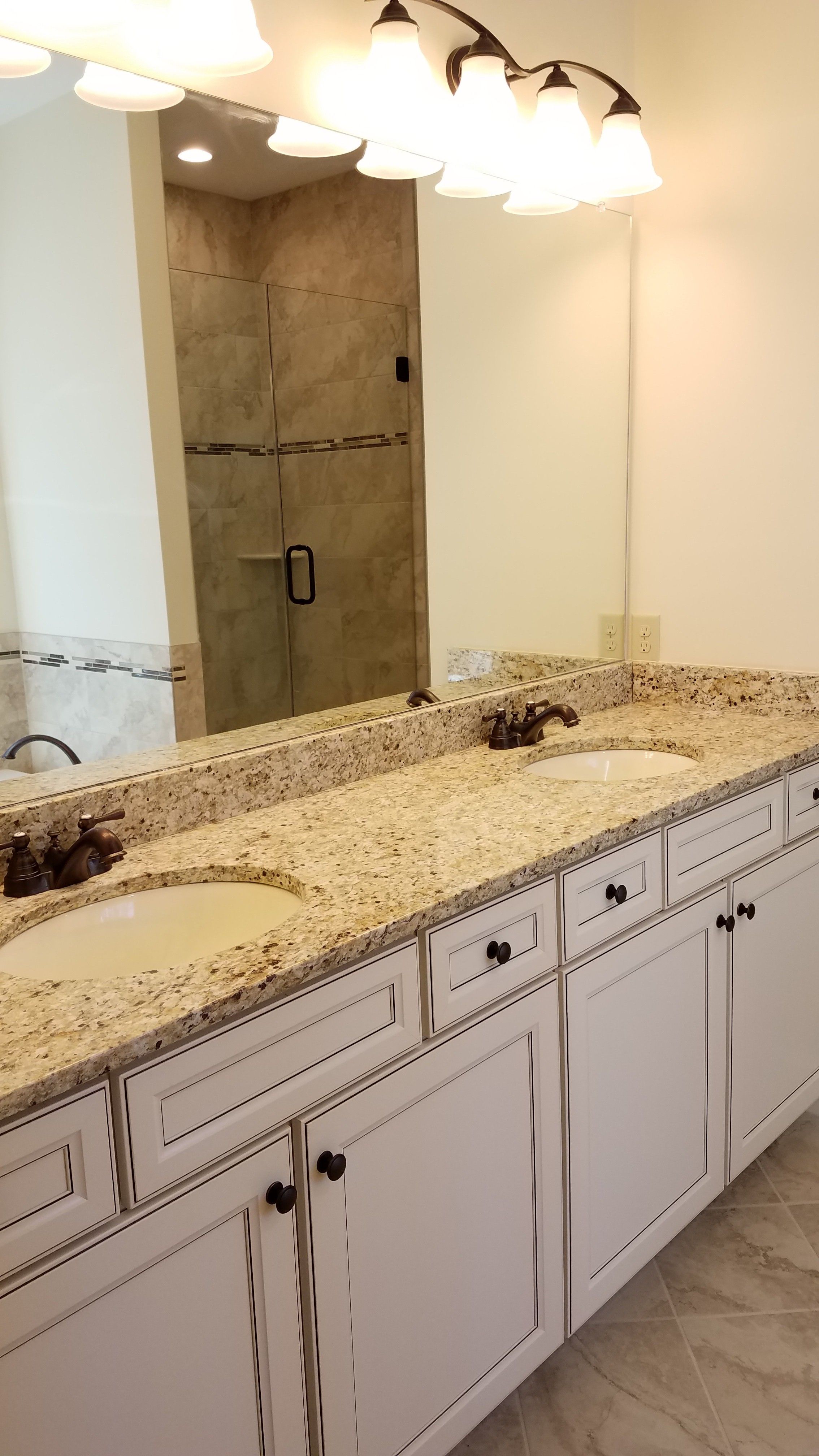 Double sinks and Granite Counters