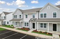 Towns at Cliffwood (Condos) por True Homes en Charlotte North Carolina