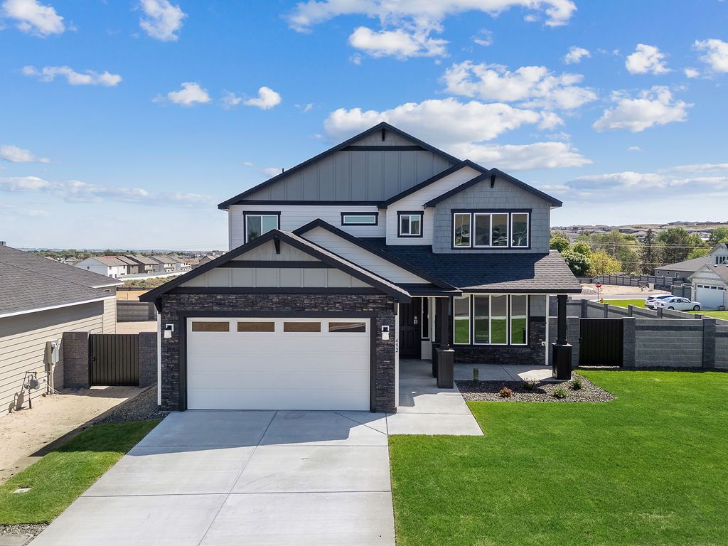 492 Snowgrass AVE