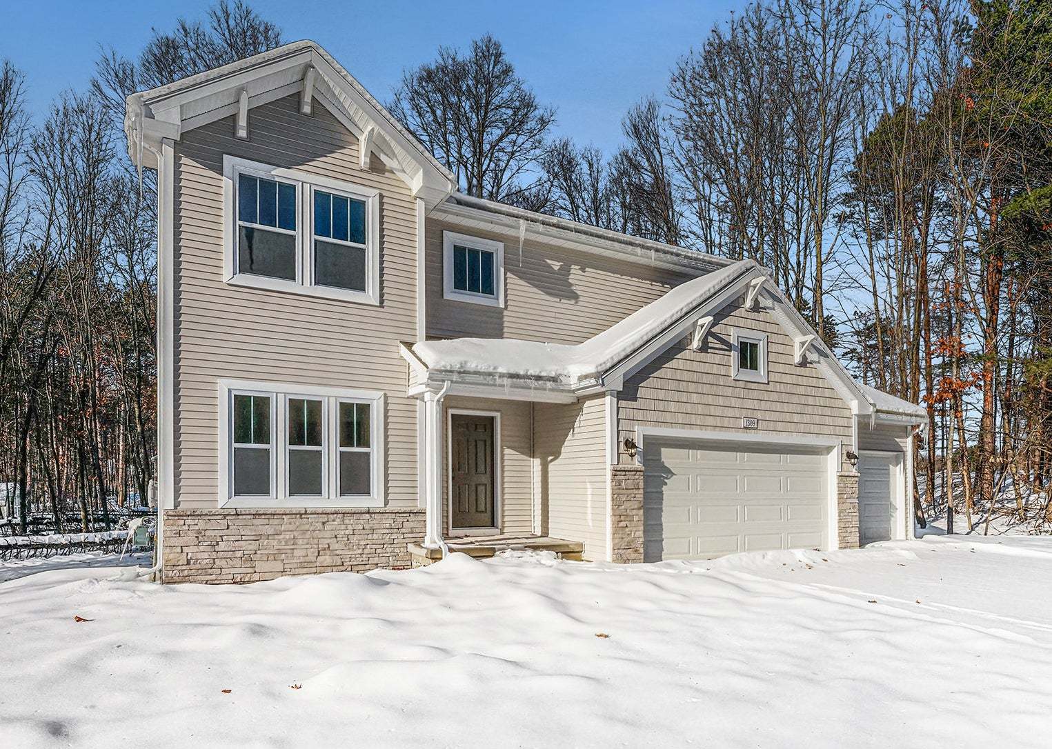 GOS113-E2390_A2_White5:E2390 A2 White