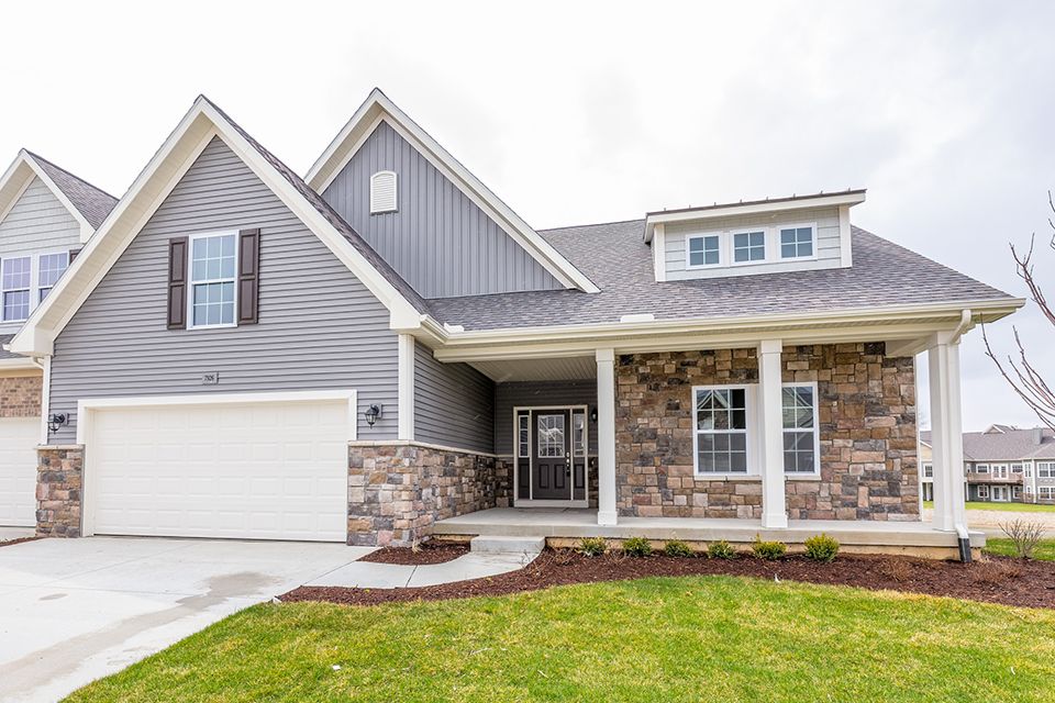 Exterior - Carriage Pointe Condo