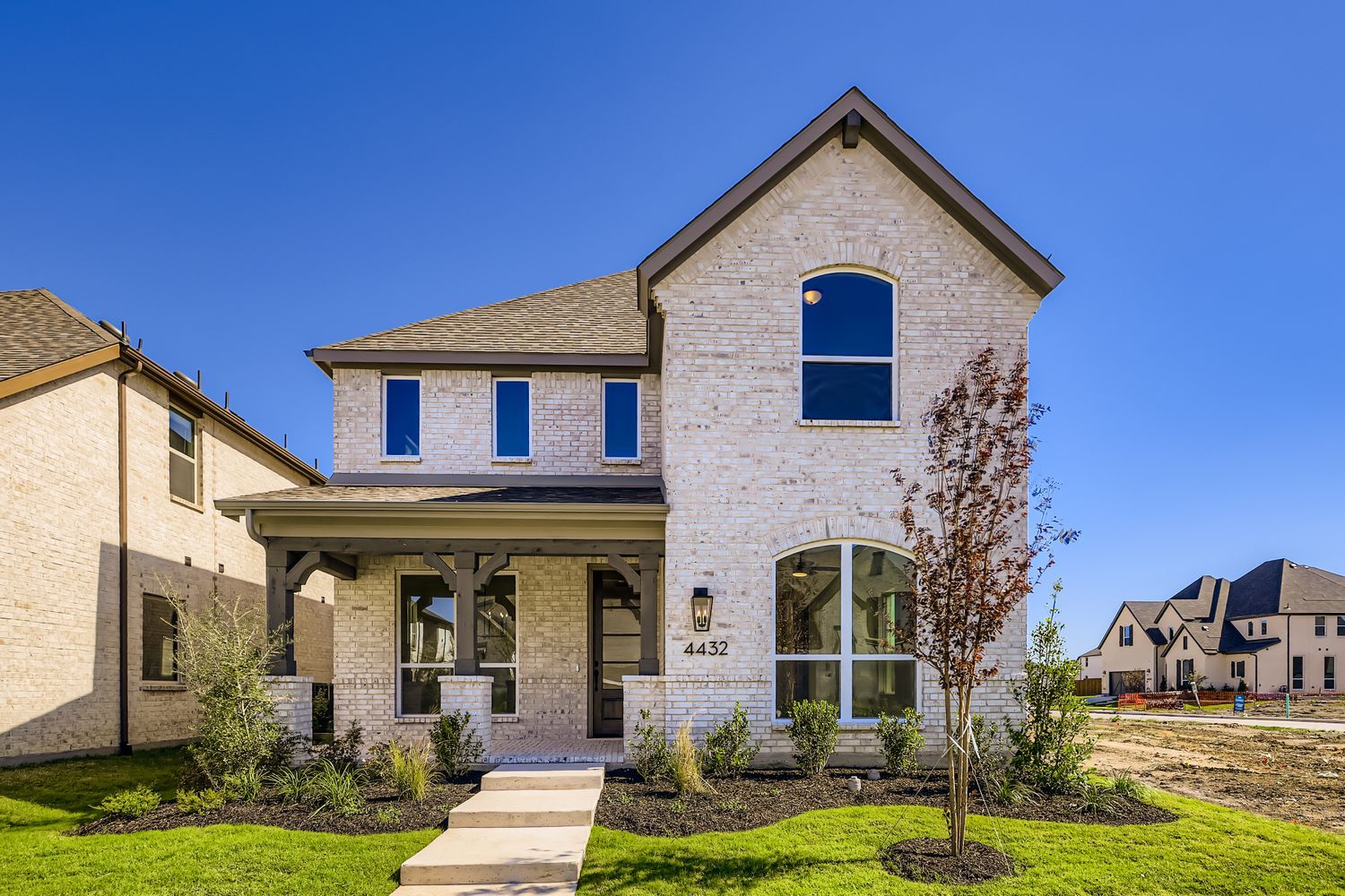 Exterior:4432 Daisy - Front Elevation