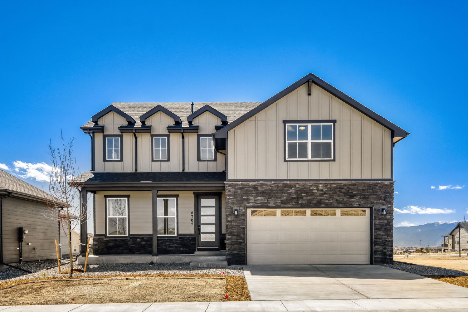Exterior:8702 Long Beach - Front Elevation