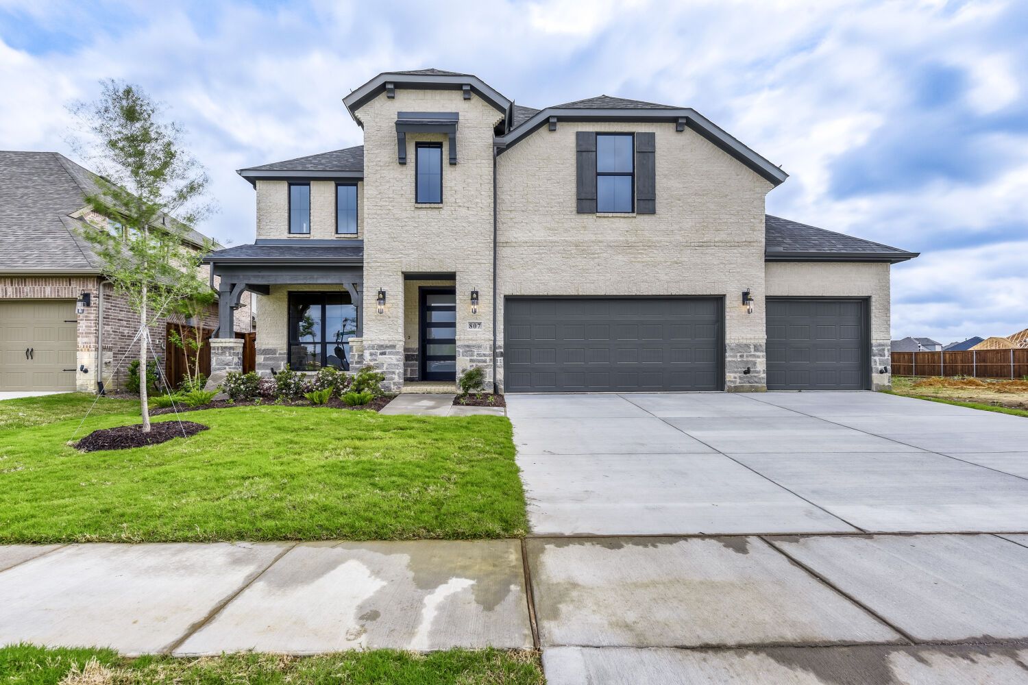 Exterior:807 Open Range - Front Elevation