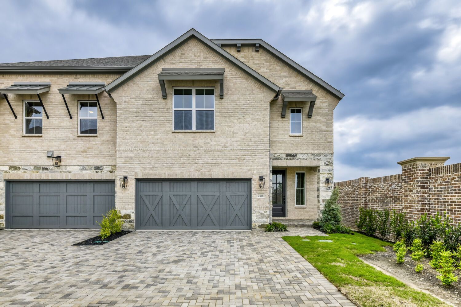 Exterior:3245 Vaquero - Front Elevation