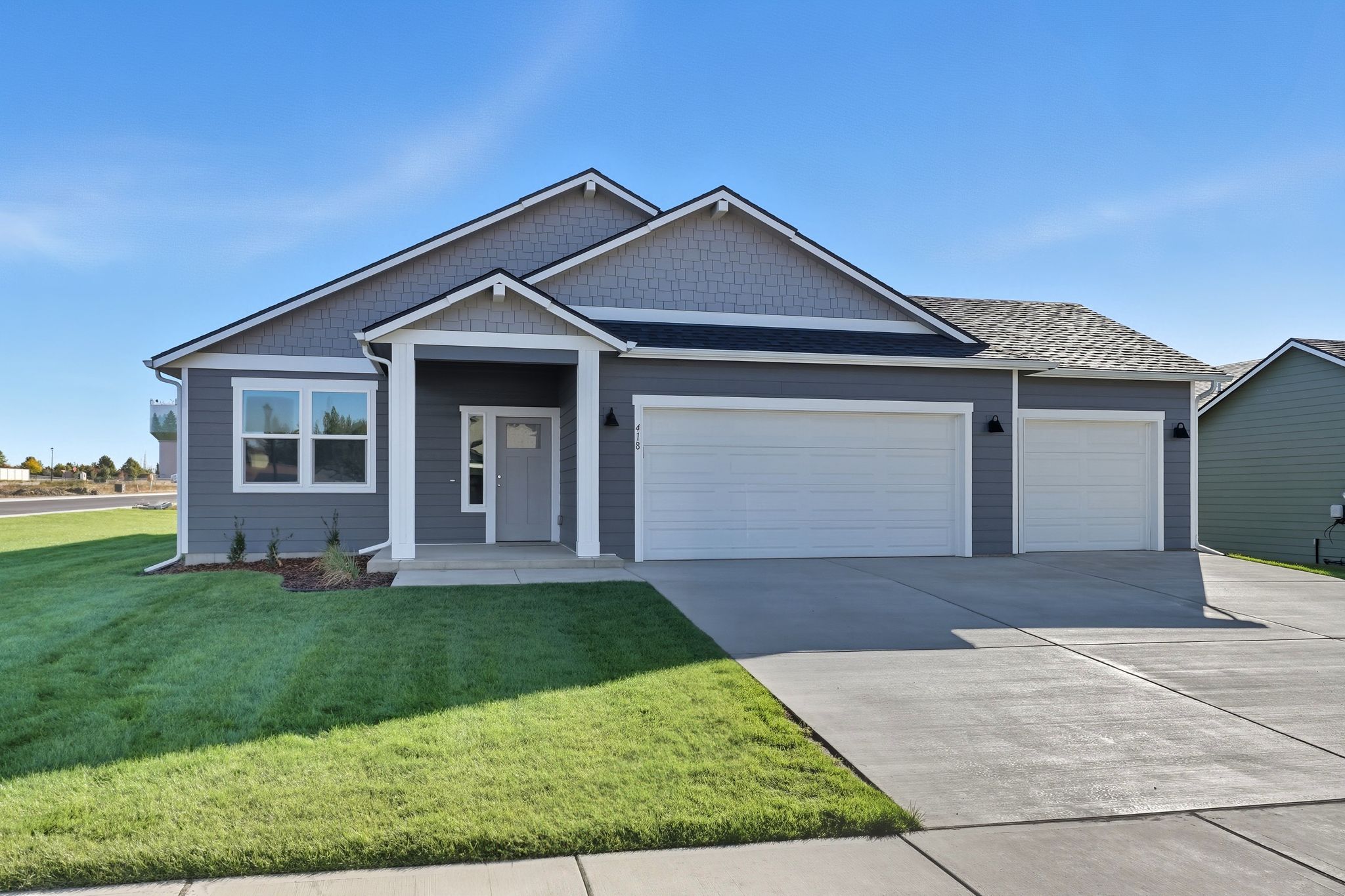 418 N Washington Ave:Elevation