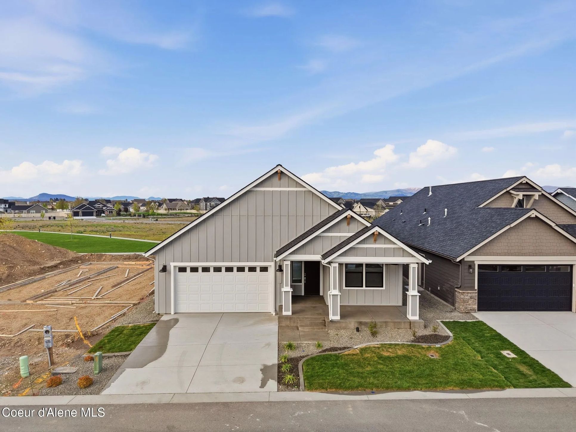 4447 W Hide Away Ln:Elevation