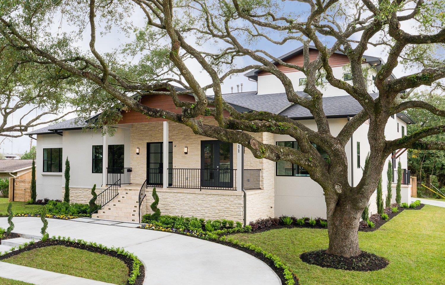 Arieli Custom Homes,77096