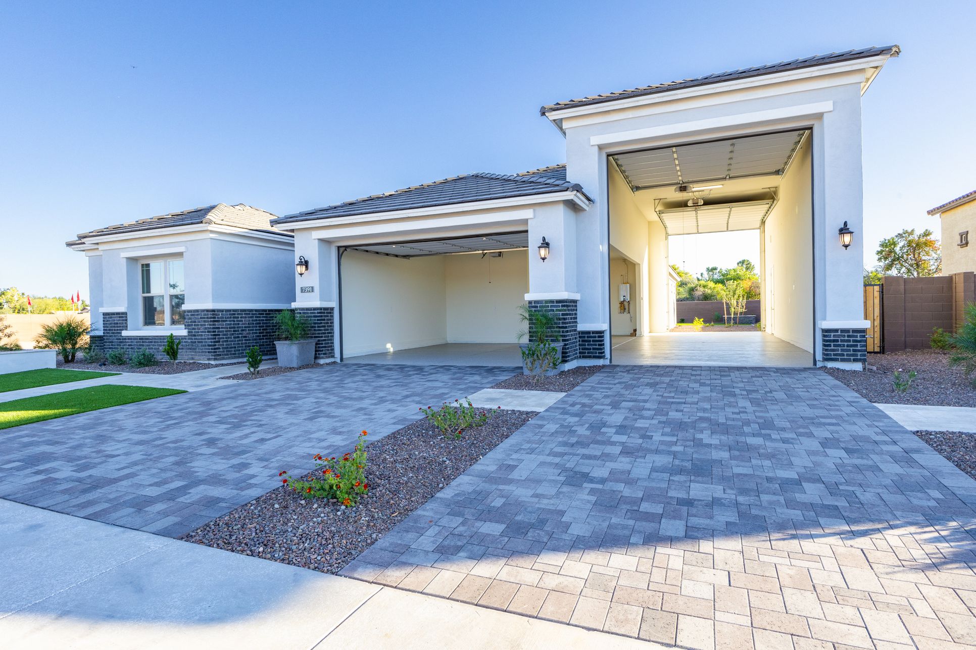 MODEL HOME
