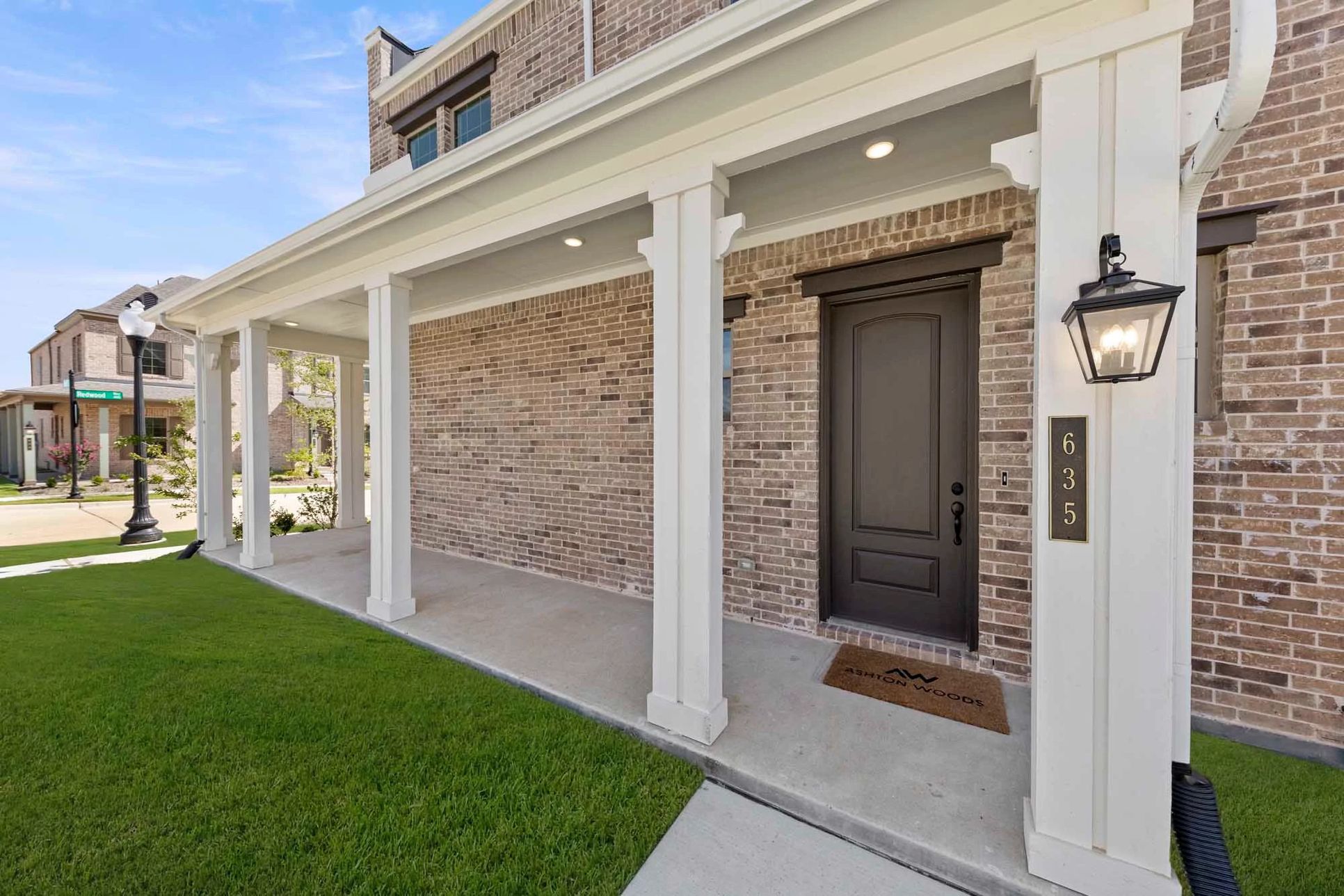 Exterior:Front Porch