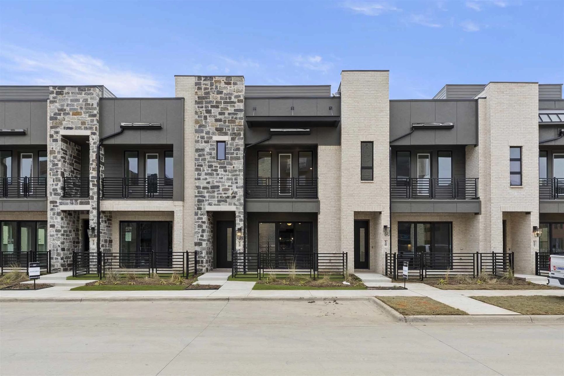 Exterior:Exterior Design Representative Photo