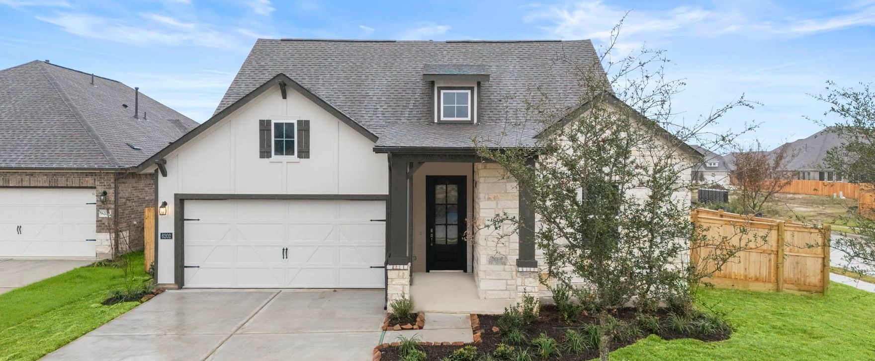 Interior:Welcome home to 6202 Severson Lake Court located in the community of Katy Lakes and zoned to Katy