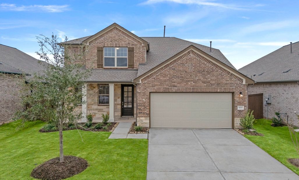 Interior:Welcome home to 5015 Jackson Robert Path located in the community of Brookewater and zoned to Lamar